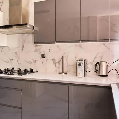 3 Pieces Nice-ouest Апартаменты *